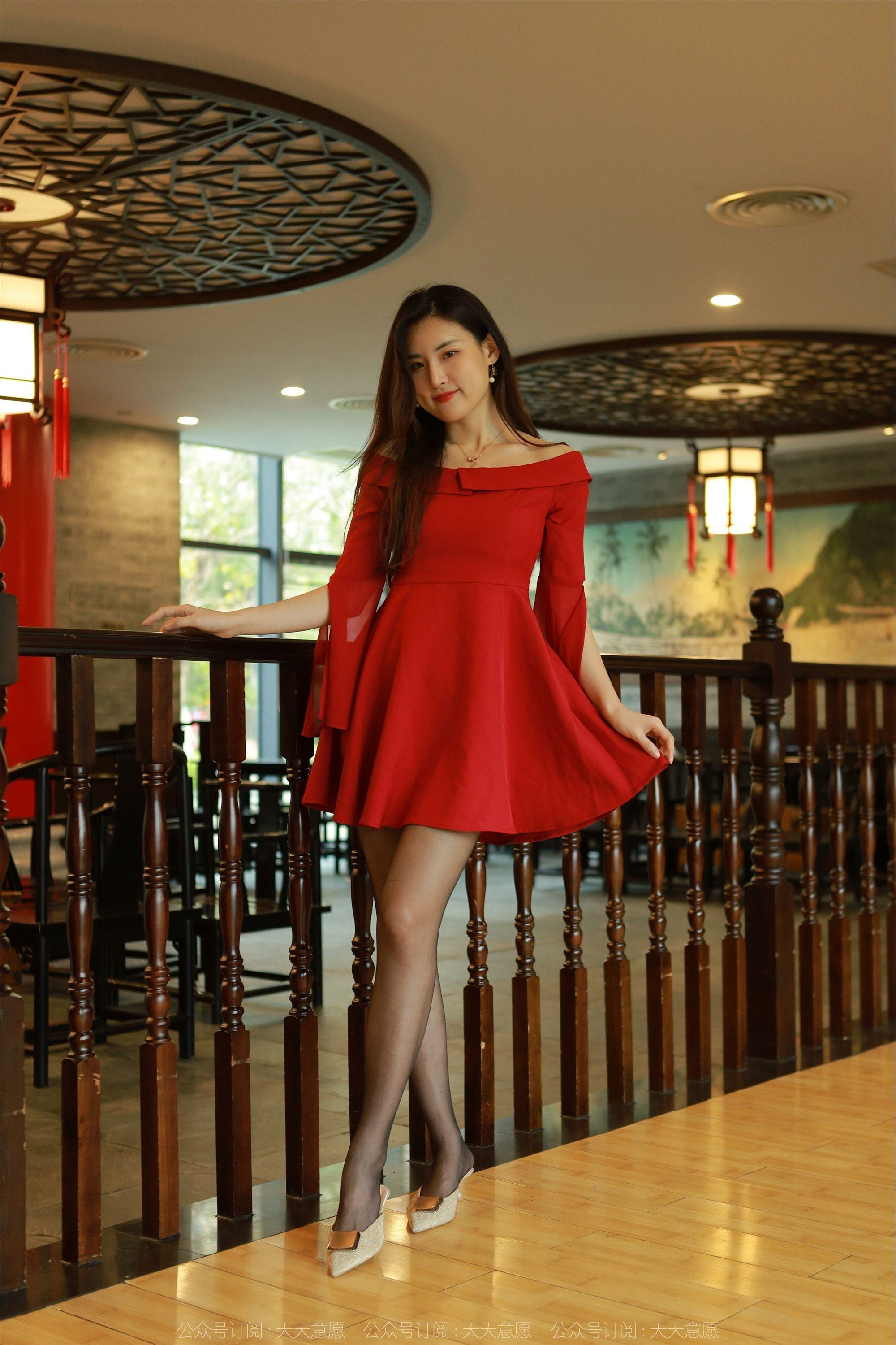 IESS异思趣向  2022.05.08 丝享家 1082：小宝《红裙女神》